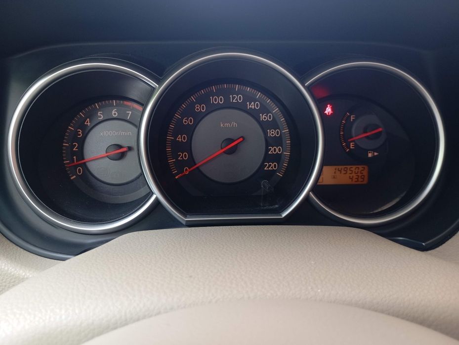 Nissan Tiida SE  Japan