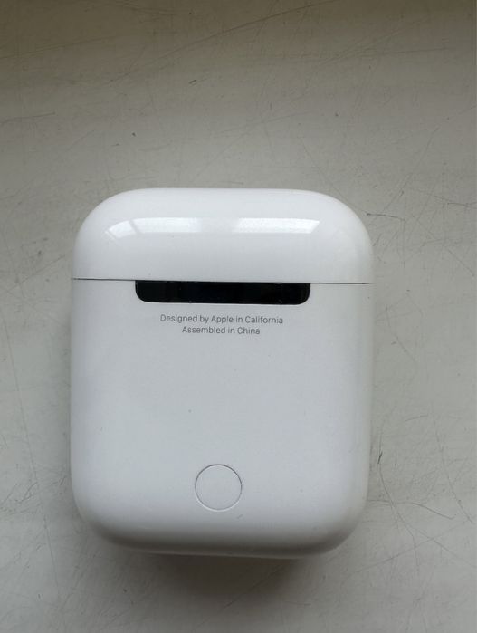 Продам кейс от airpods 2