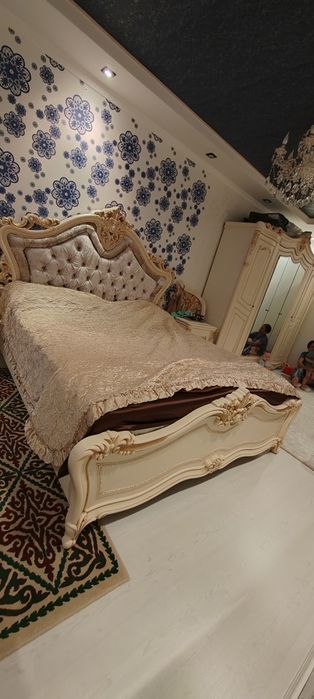 Продам спальный гарнитур срочно