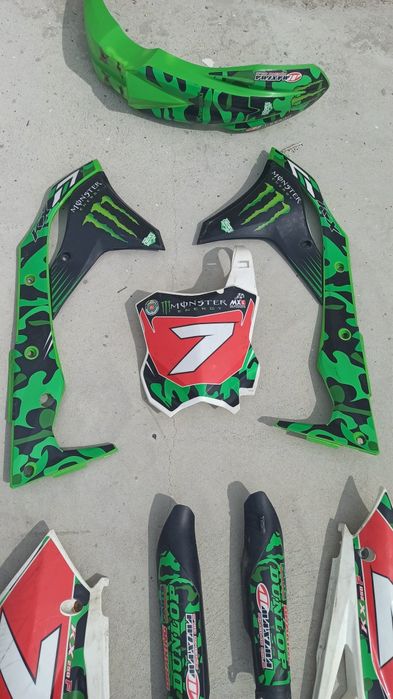 Втора употреба.Пластмаси за кросов мотор Kawasaki-KHF-250.2017 г.