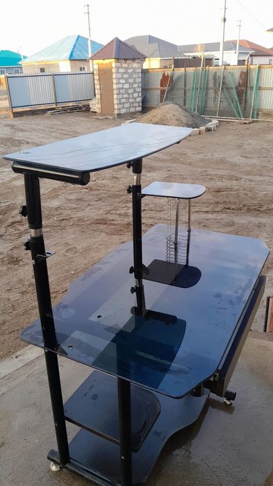 Стол компьютерный