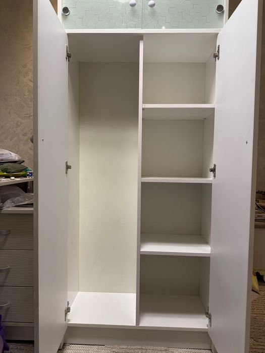 Продается шкаф из МДФ с акриловым покрытием в идеальном состоянии