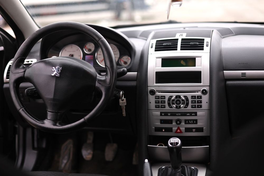 Vând Peugeot 407