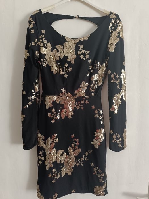 Дамска вталена рокля