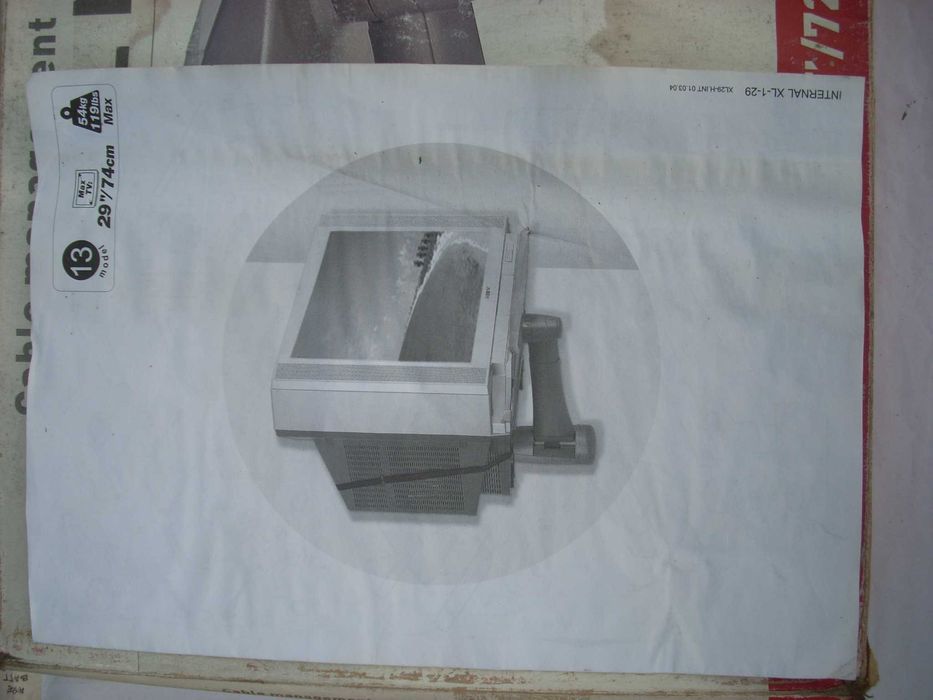 Suport de Televizor Mural Orientabil, cu minim 4 Grade de Libertate-M1