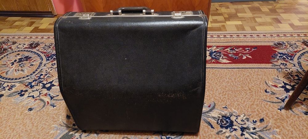 Акордеон Велтмайстер 60 баса