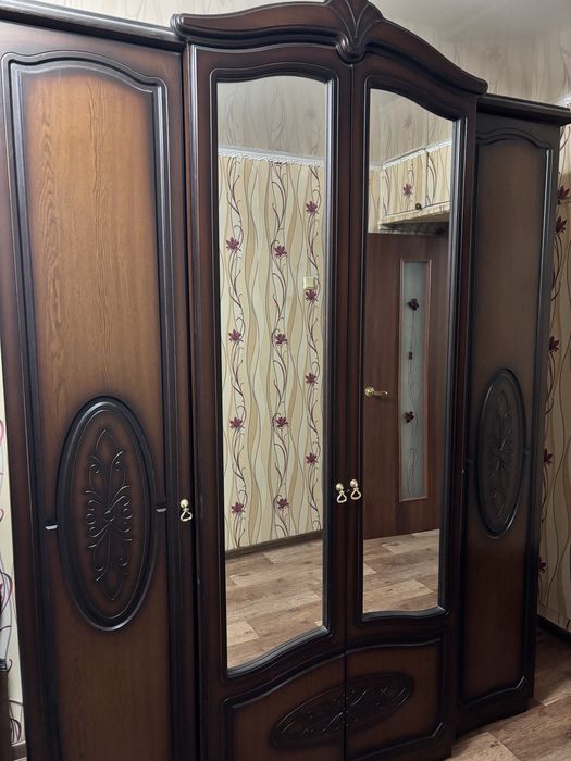 Продам спальный гарнитур