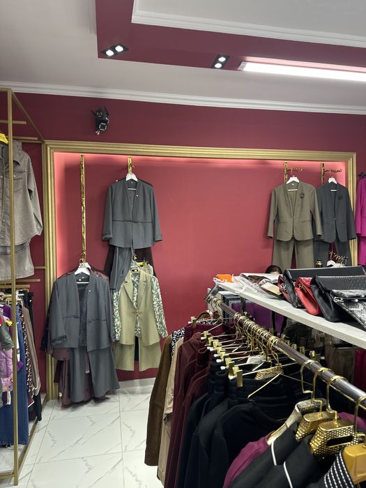 Дўкон ичидан жой  арендага бэрилади. Обиф, сумка,болалар кийимлари …