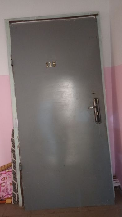 Продам Железную дверь