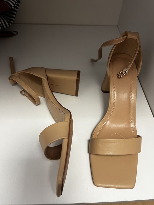 Sandale reserved, marime 38
