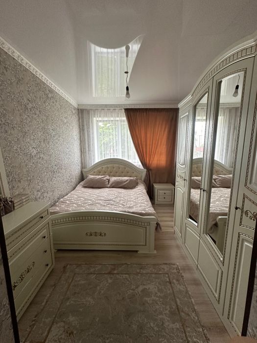 Продам спальный гарнитур 200000