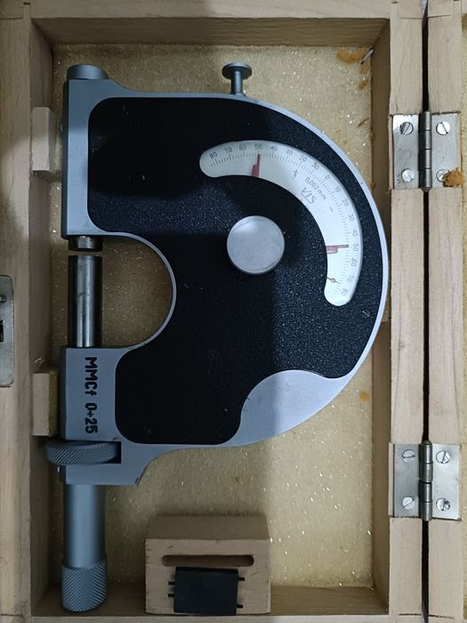 микрометр с стрелочной индикацией*,