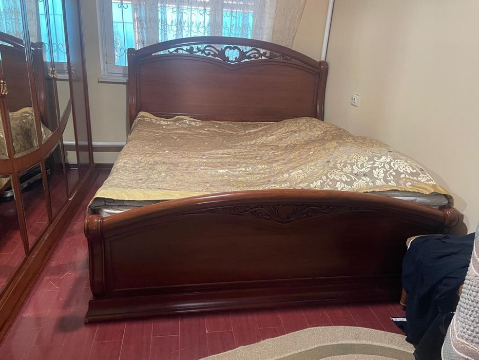 Спальный гарнитур