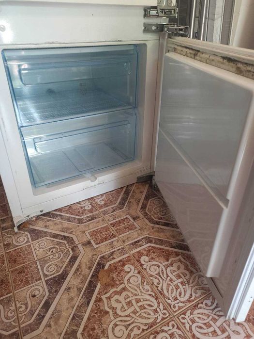 Продавам Electrolux Хладилник за вграждане