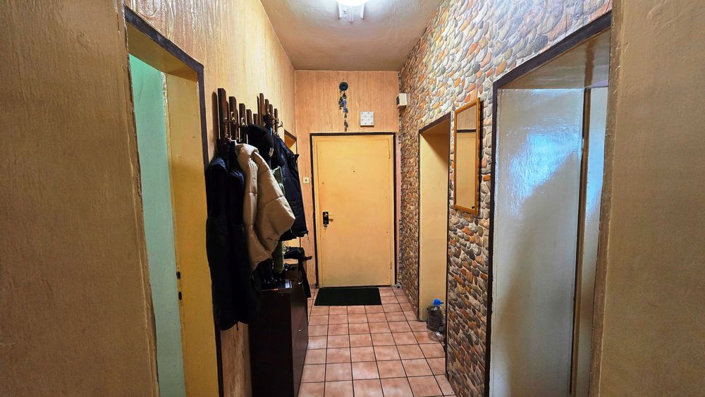 Продава се Тристаен апартамент в Перник, Център - 74 кв.м за 1109 €/кв.м - Снимка #5