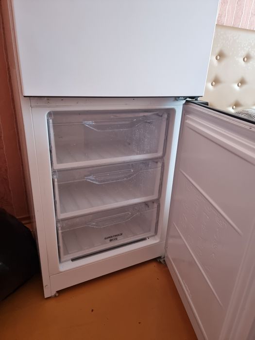 Холодильник indesit