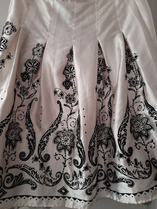 Fustă elegantă mărimea M