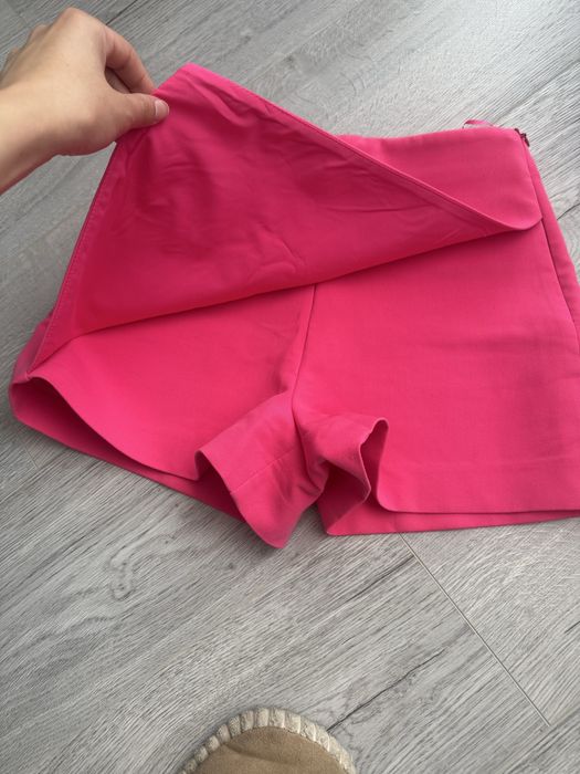 Къси панталони.