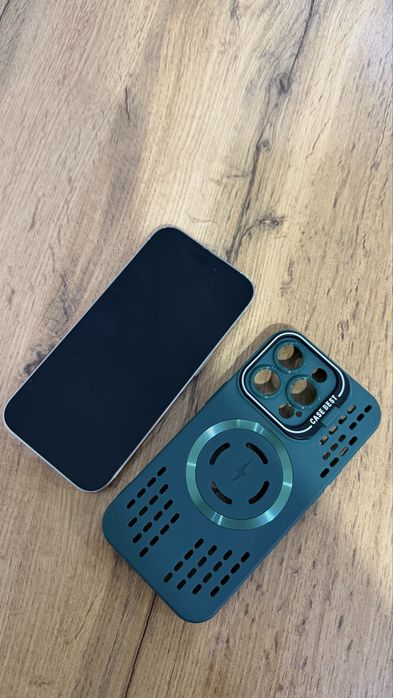 Продам Айфон 14 про