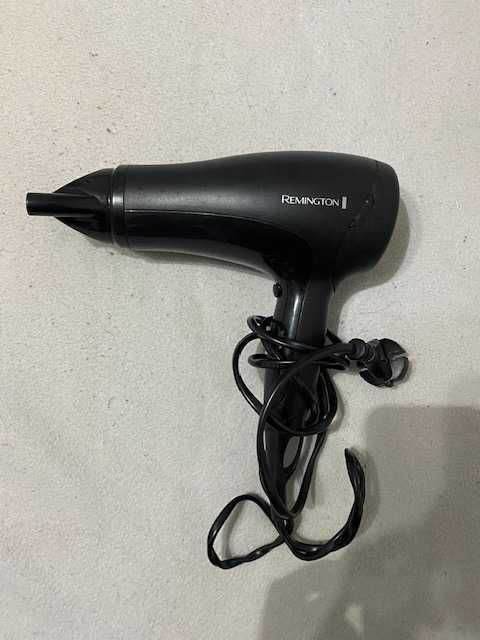 Uscător de păr Remington D3010 – ca nou