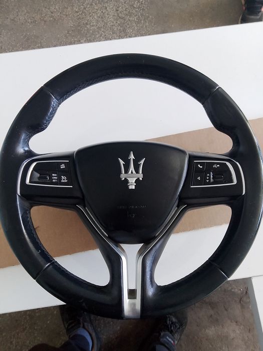 Волана Мазерати леванте