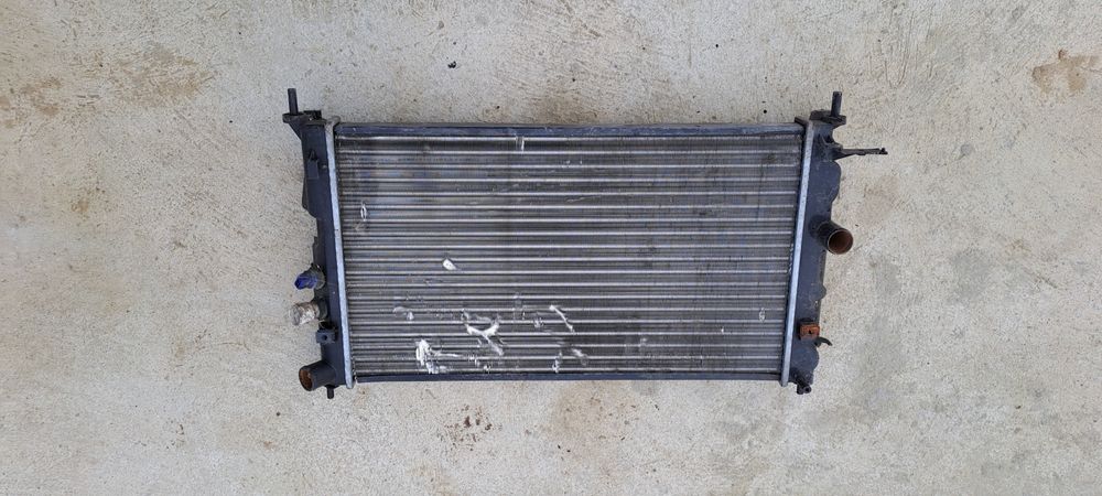 Воден радиатор за  Опел Вектра б/Opel Vectra b- 2.0I - 136к.с