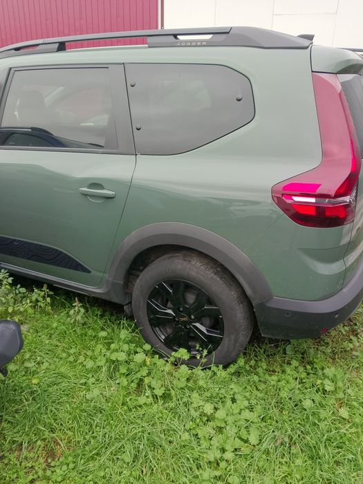 Dacia Jogger Avariat fab 2023 model Extreme Benz  TCE + GPL  29000 km