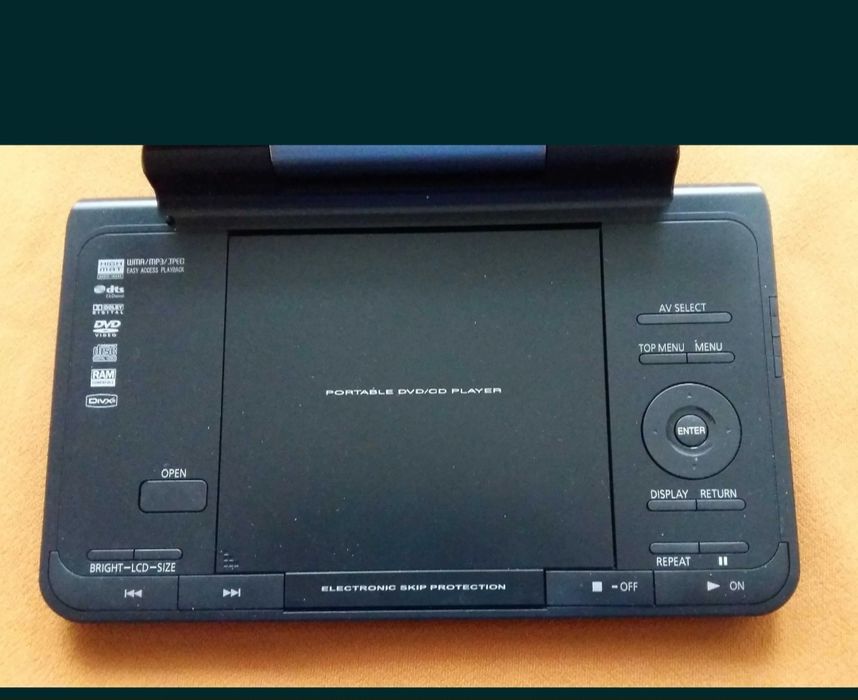 Player portabil Panasonic DVD-LS83
Dimensiune
