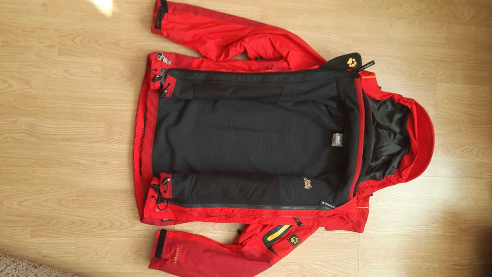 Туристическо яке Jack Wolfskin