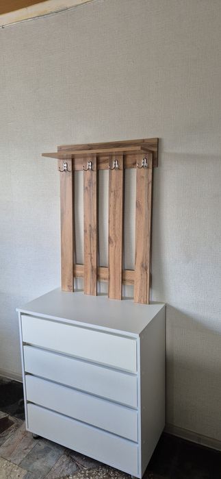 Вешалка для прихожей НОВАЯ