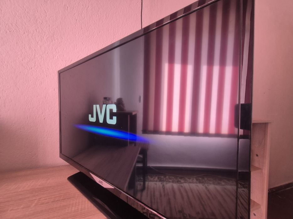 Телевизор JVC LED