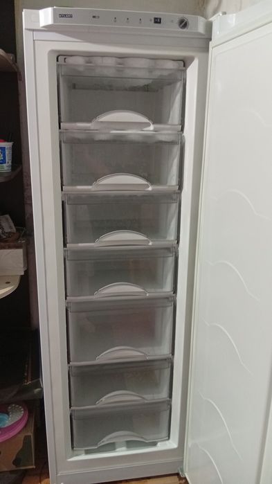 Продам морозильник