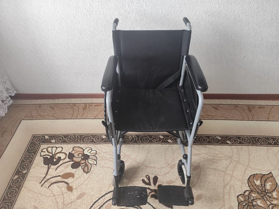Продам инвалидную каляску