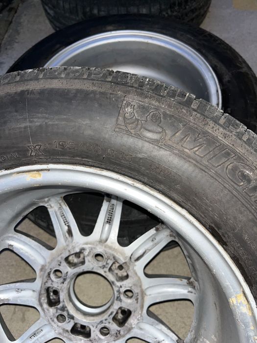 Гуми с алуминиеви джанти за BMW