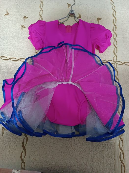 Детское малиновое платье