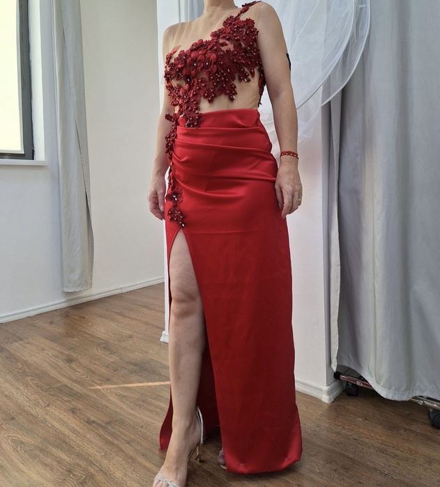 Rochie de seara visinie