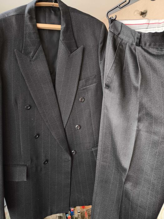 Костюмы мужские, разные размеры 48-50