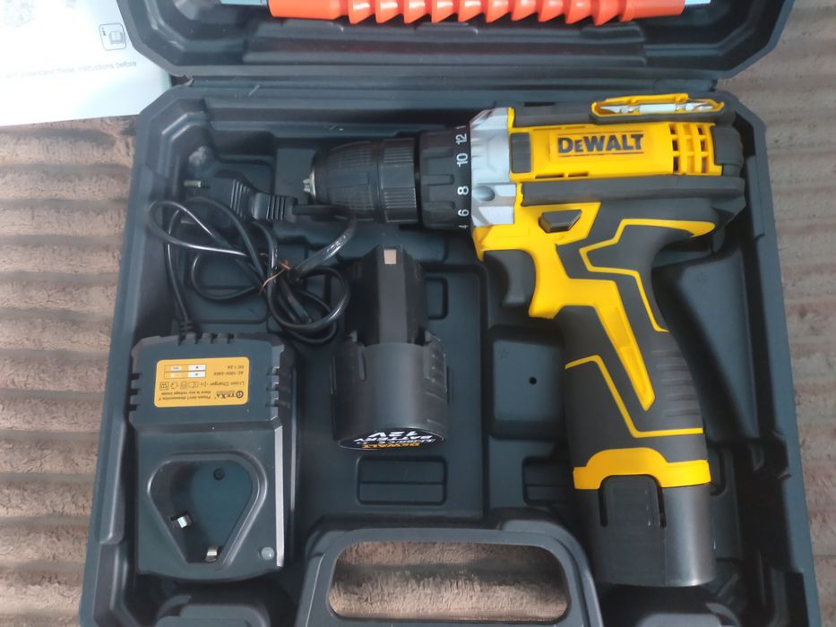 Продам шуруповёрт Dewalt