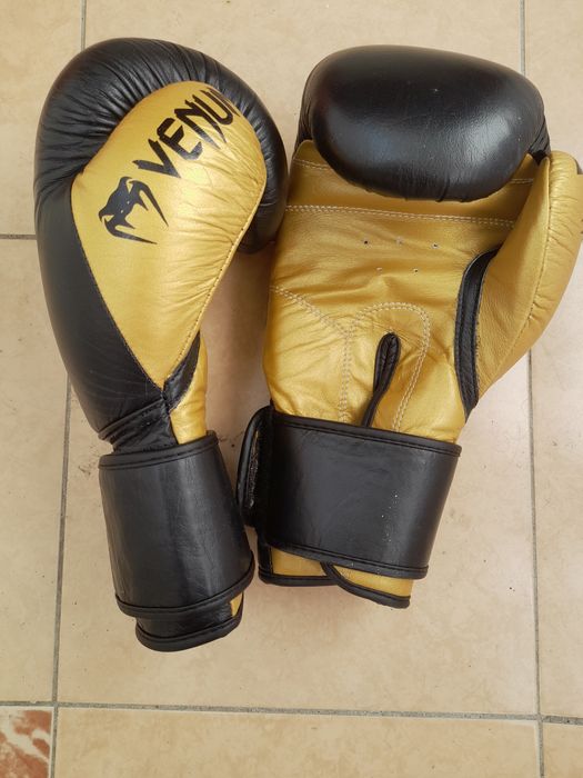 Боксерские перчатки