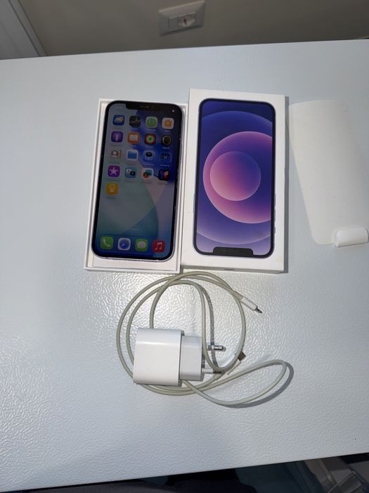 Продам iPhoe телефон