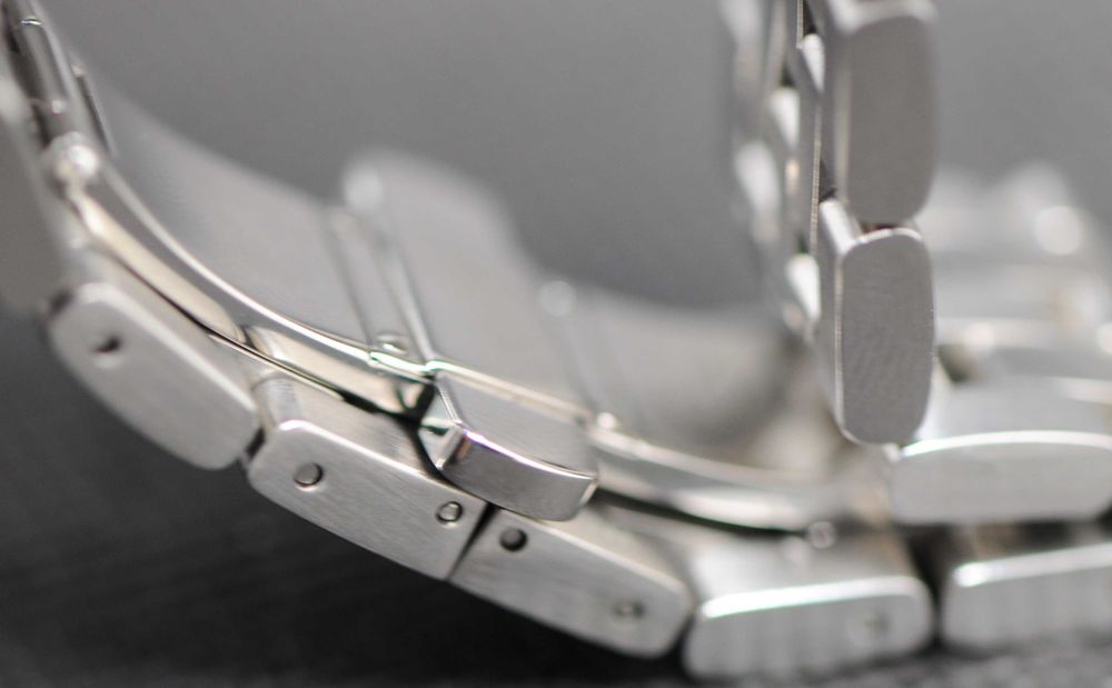 Мъжки швейцарски часовник  *Raymond Weil Tango 5599*