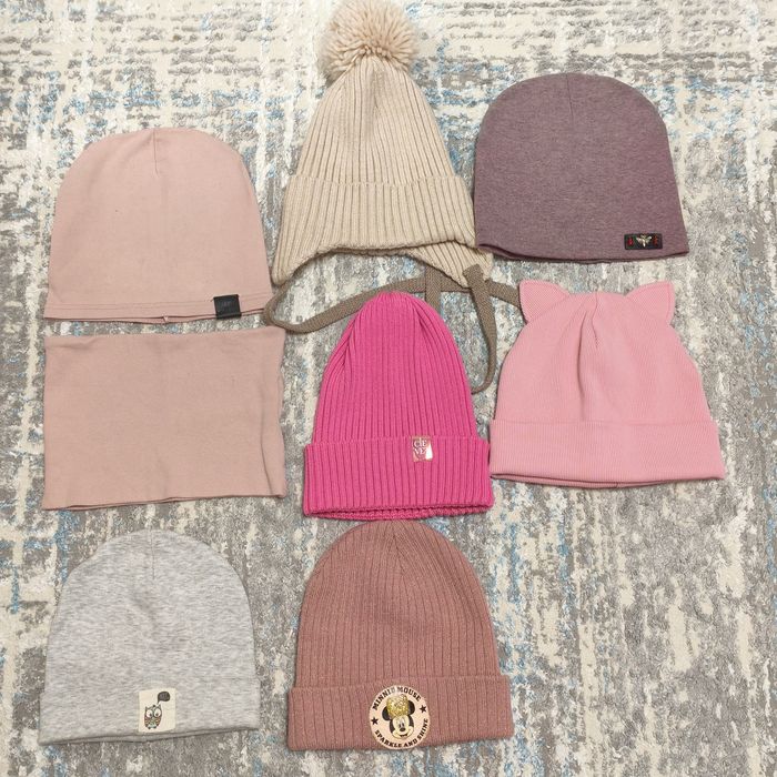 Продам демисезонные шапки