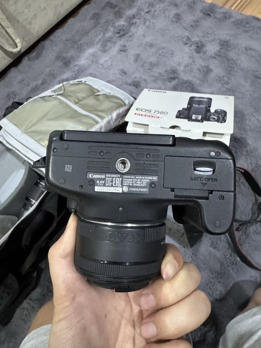 Продаю камеру Canon 750D 18-55 Kit