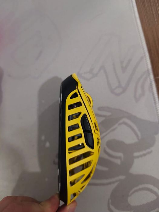 Продам и мышь Wlmouse beast X Max