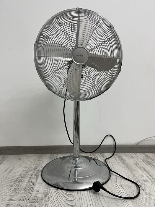 Ventilator de podea Qilive 50W, 3 viteze, oscilatie, argintiu inox