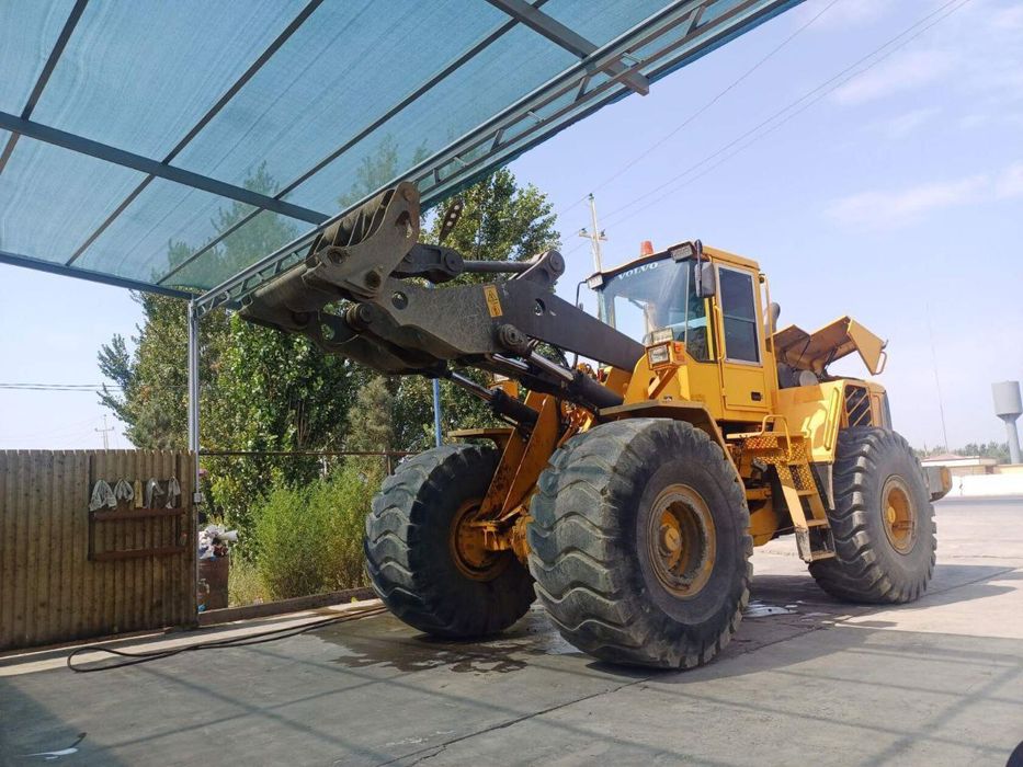 Погрузчик Волво 2002йил 5 куба