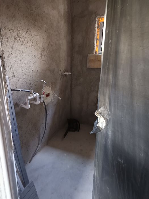 Casa de vânzare, parter , 72 mp amprenta casei , 493 mp curtea