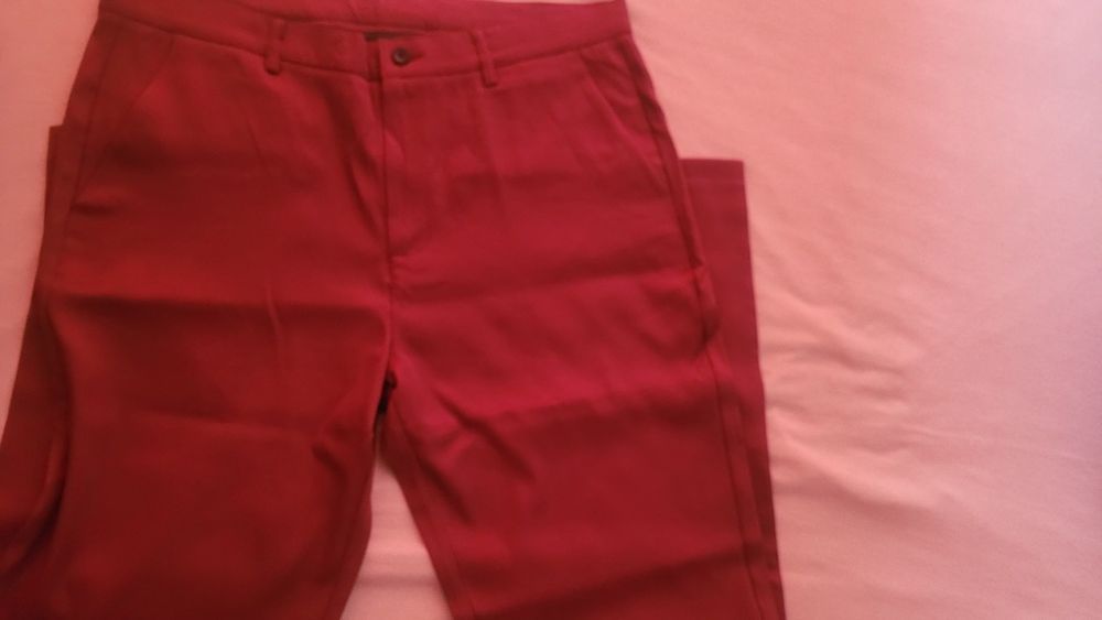Vând costum bărbat (sacou +pantaloni)