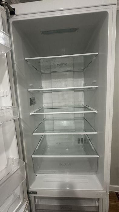 Продам Холодильник Haier
