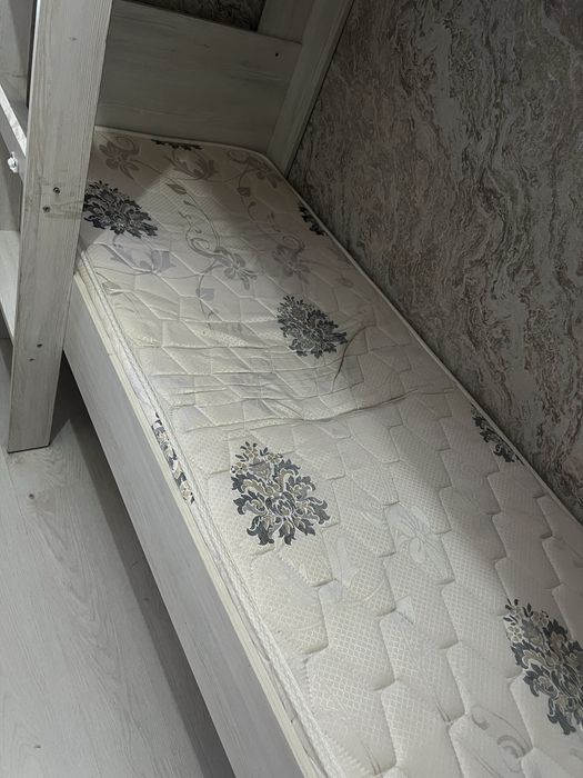 Продам детскую кровать 2 этажный